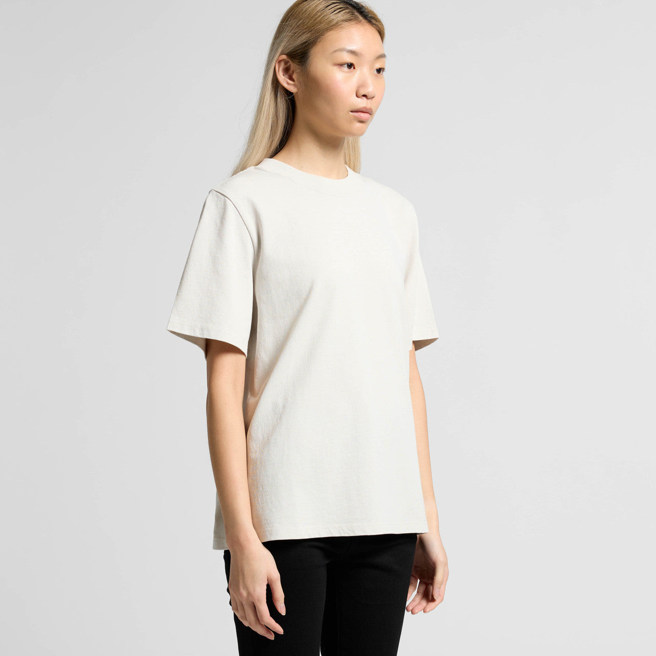 Right View of  Wo's Heavy Faded Tee | 4082  grouped