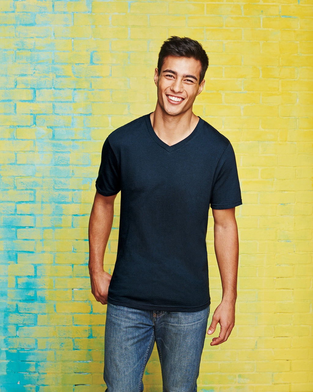 Black District Very Important Tee V-Neck. DT6500
